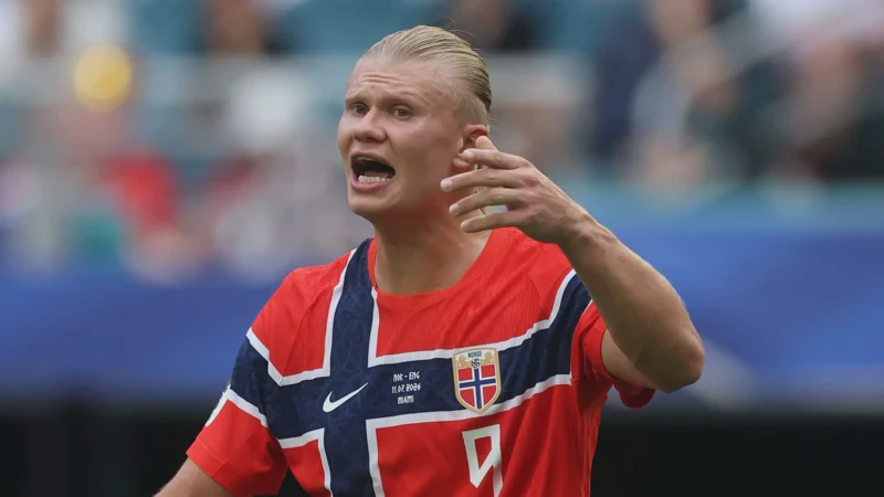 Erling Haaland dan Ayahnya Beda Reaksi Soal Kemenangan Kontroversial Inggris Ternyata Begini