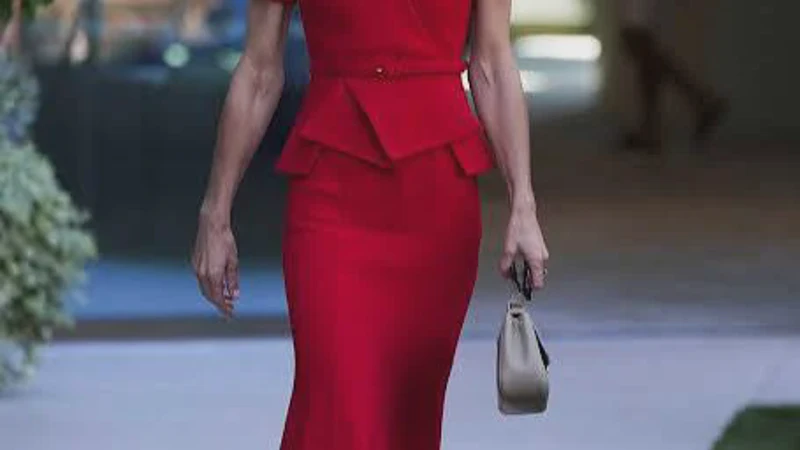 Memukau di Wimbledon 2026, Kate Middleton Tampil Elegan Pakai Gaun Merah Serba Ruby