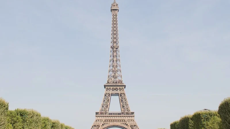 Paris Membara! Menara Eiffel Terpaksa Tutup Lebih Awal Akibat Gelombang Panas Ekstrem