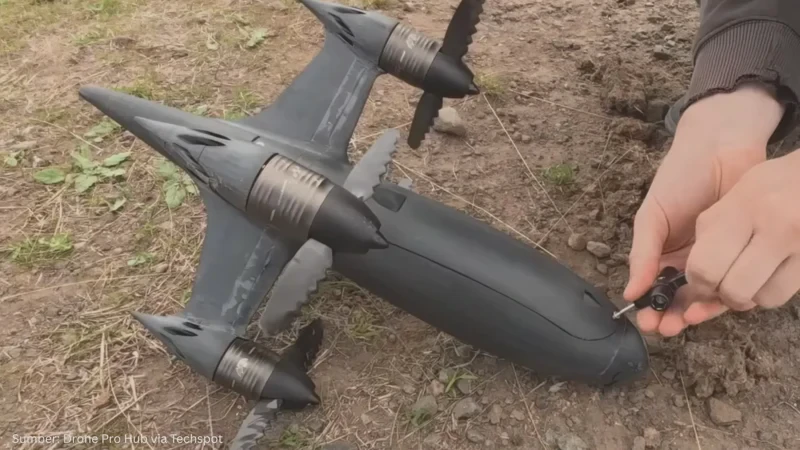 Rekor Dunia Pecah! YouTuber Ini Modif Drone hingga Terbang 4 Jam Tanpa Henti
