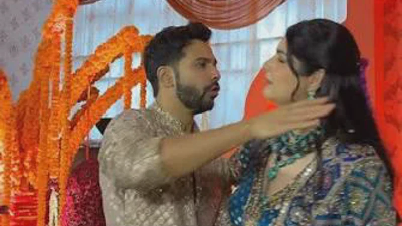 Varun Dhawan dan 8 Artis India Lainnya Hadiri Resepsi Anshula Kapoor yang Viral